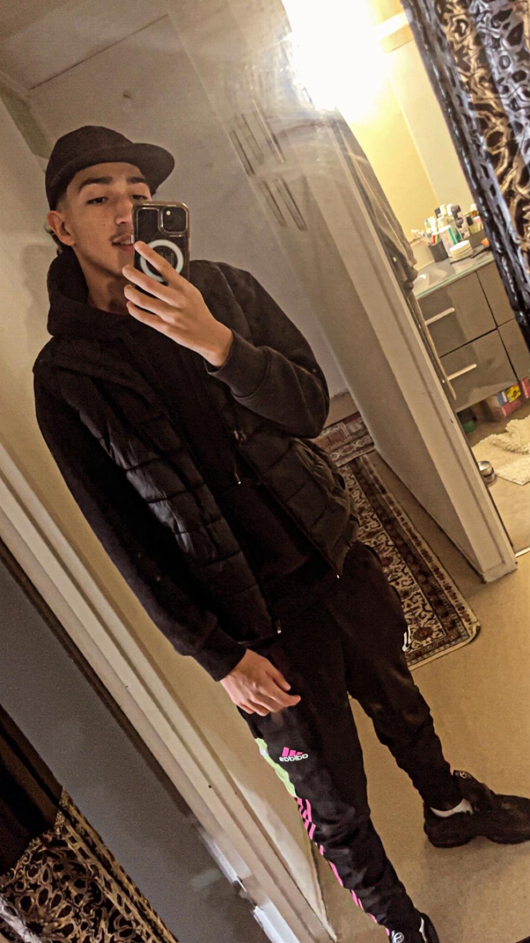 Profil de Dinis, 19 ans, Biffle à Lacaze