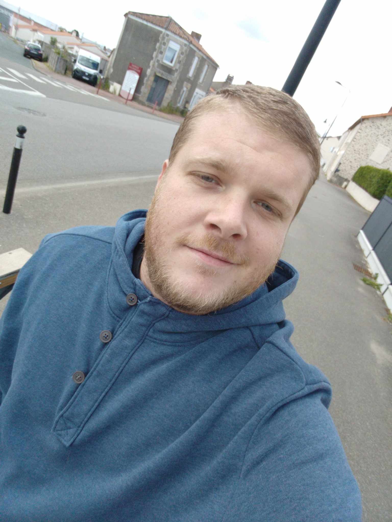Profil de Almir, 30 ans, Biffle à Alixan