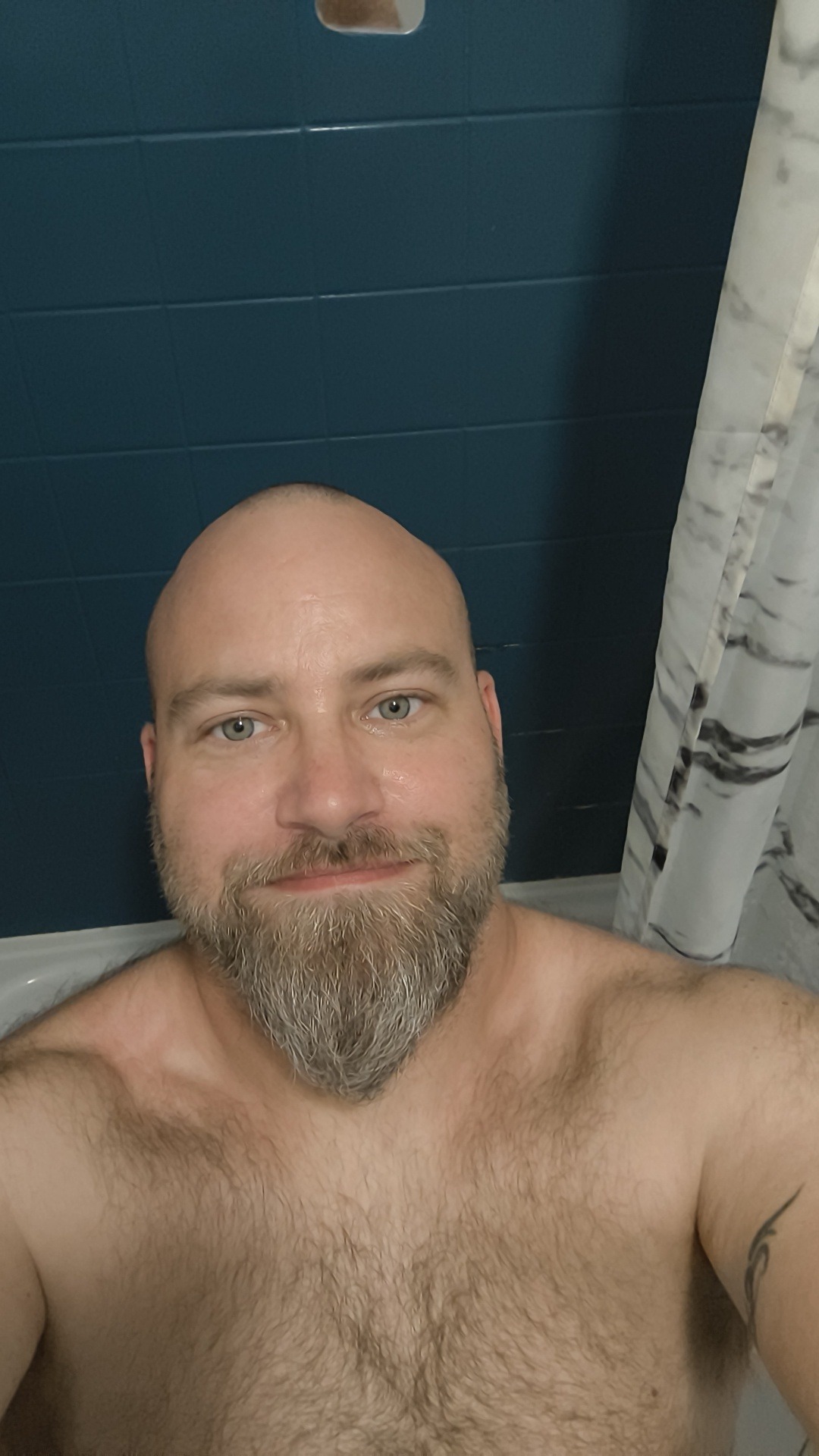 Profil de Ayham, 42 ans, Biffle à Urau