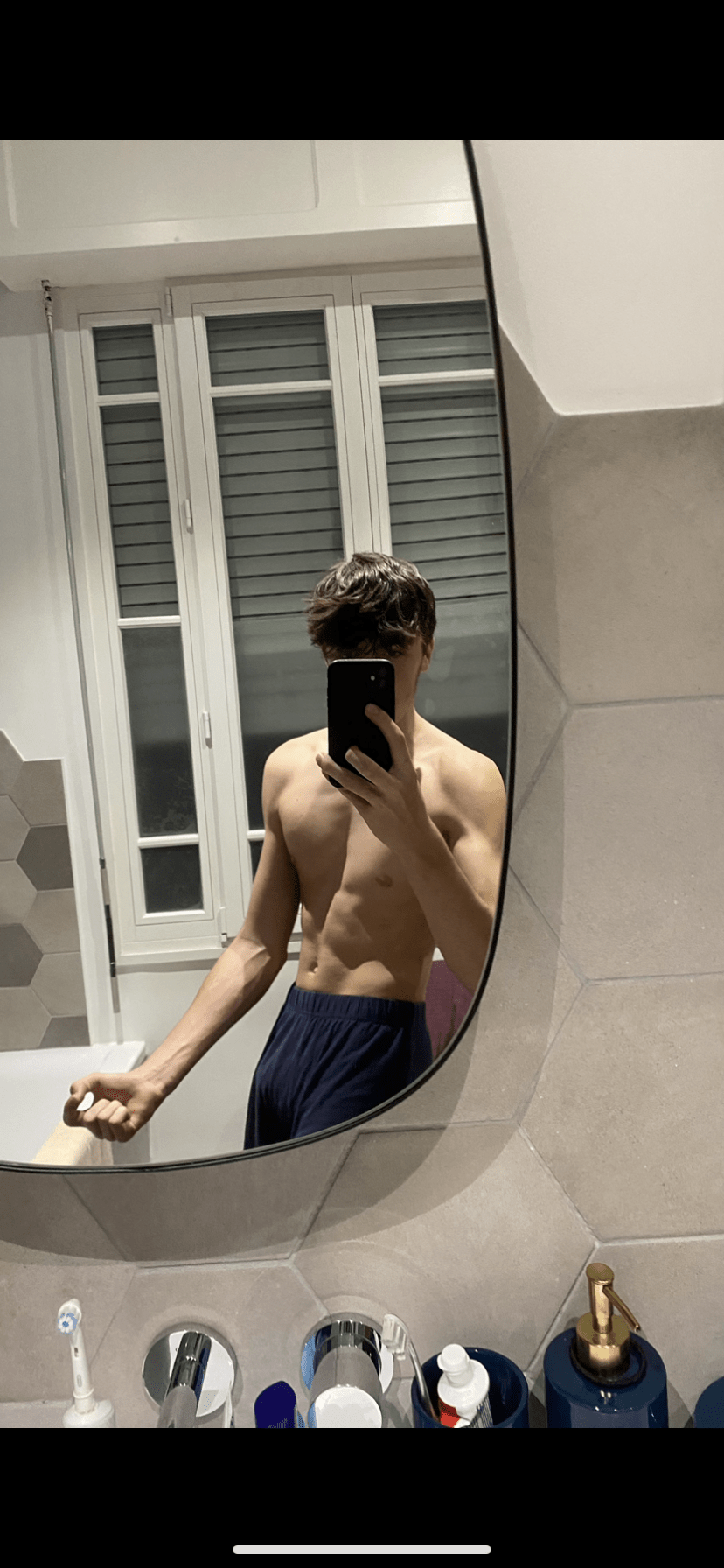Profil de Zine, 19 ans, Biffle à Quillan